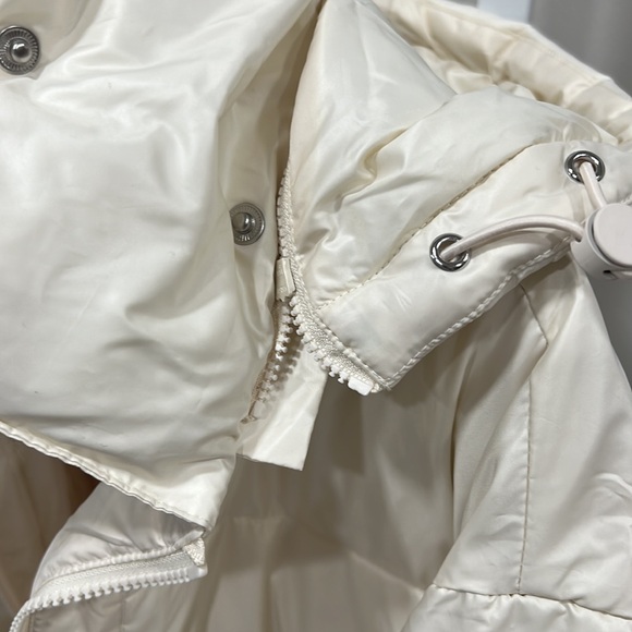 L'Academie Marlon Puffer Coat in Ivory - Picture 10 of 12